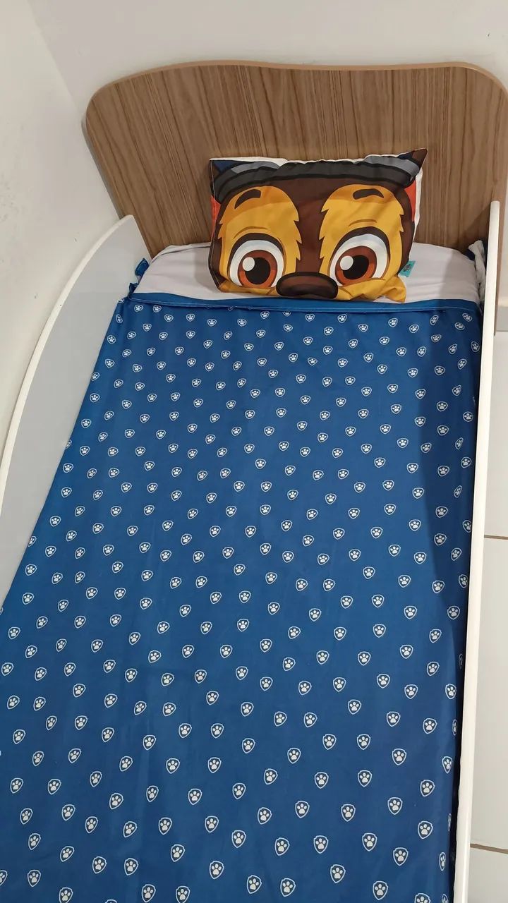 Cama infantil com colchão 
