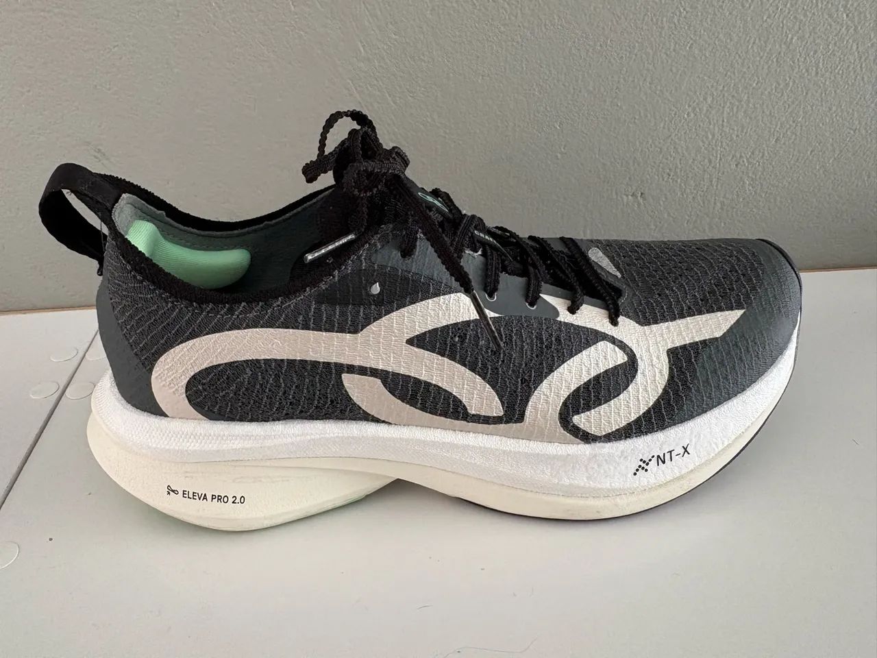 TENIS CORRE GRAFENO 3