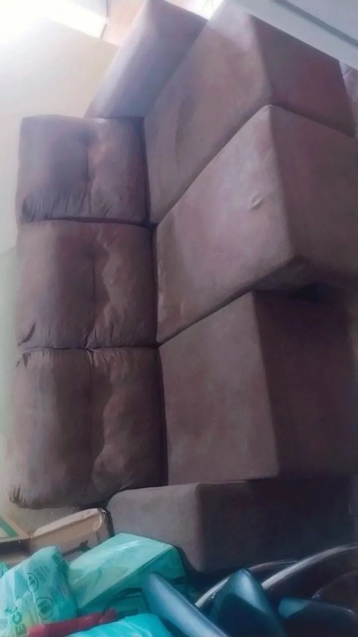 Vendo sofá 3 lugares retrátil na cor marrom  - Foto 3