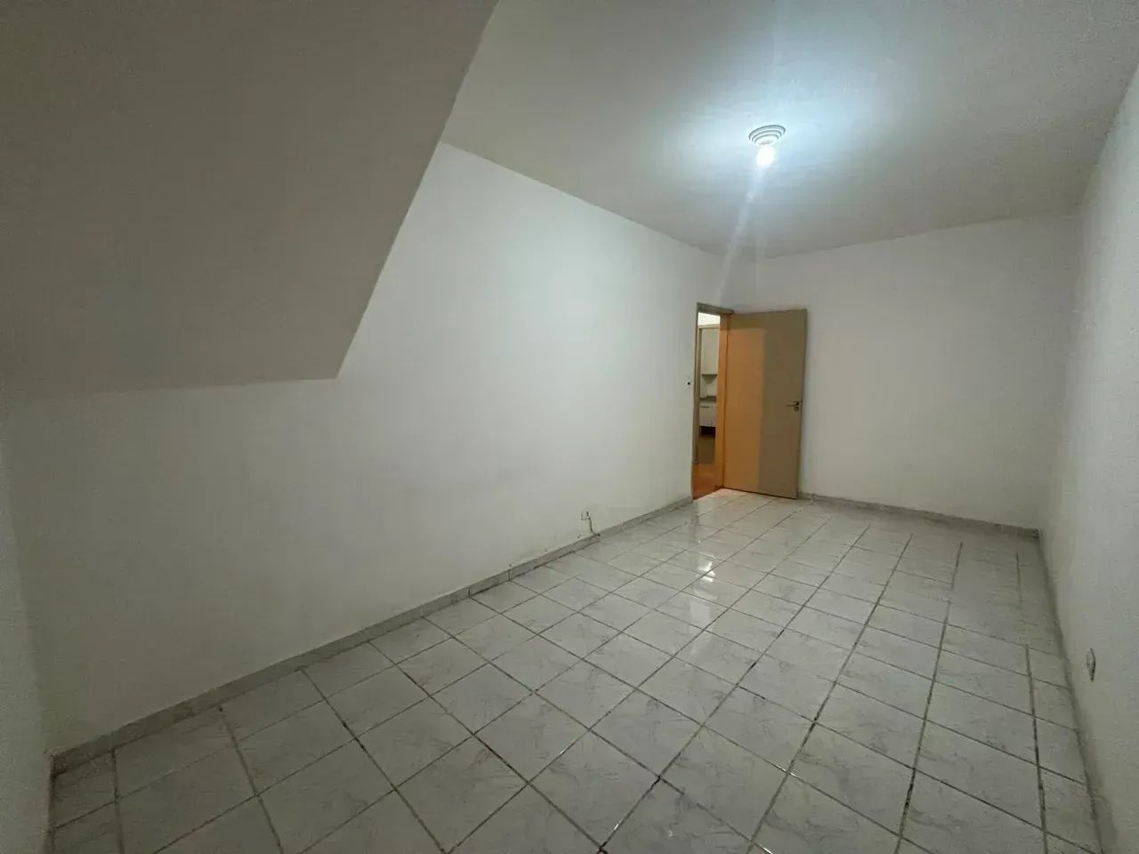 EXCELENTE CASA PARA LOCAÇÃO - Foto 4