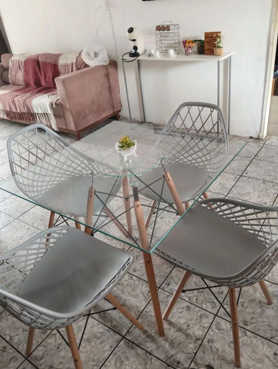 Mesa de vidro , com 4 cadeiras - Foto 2