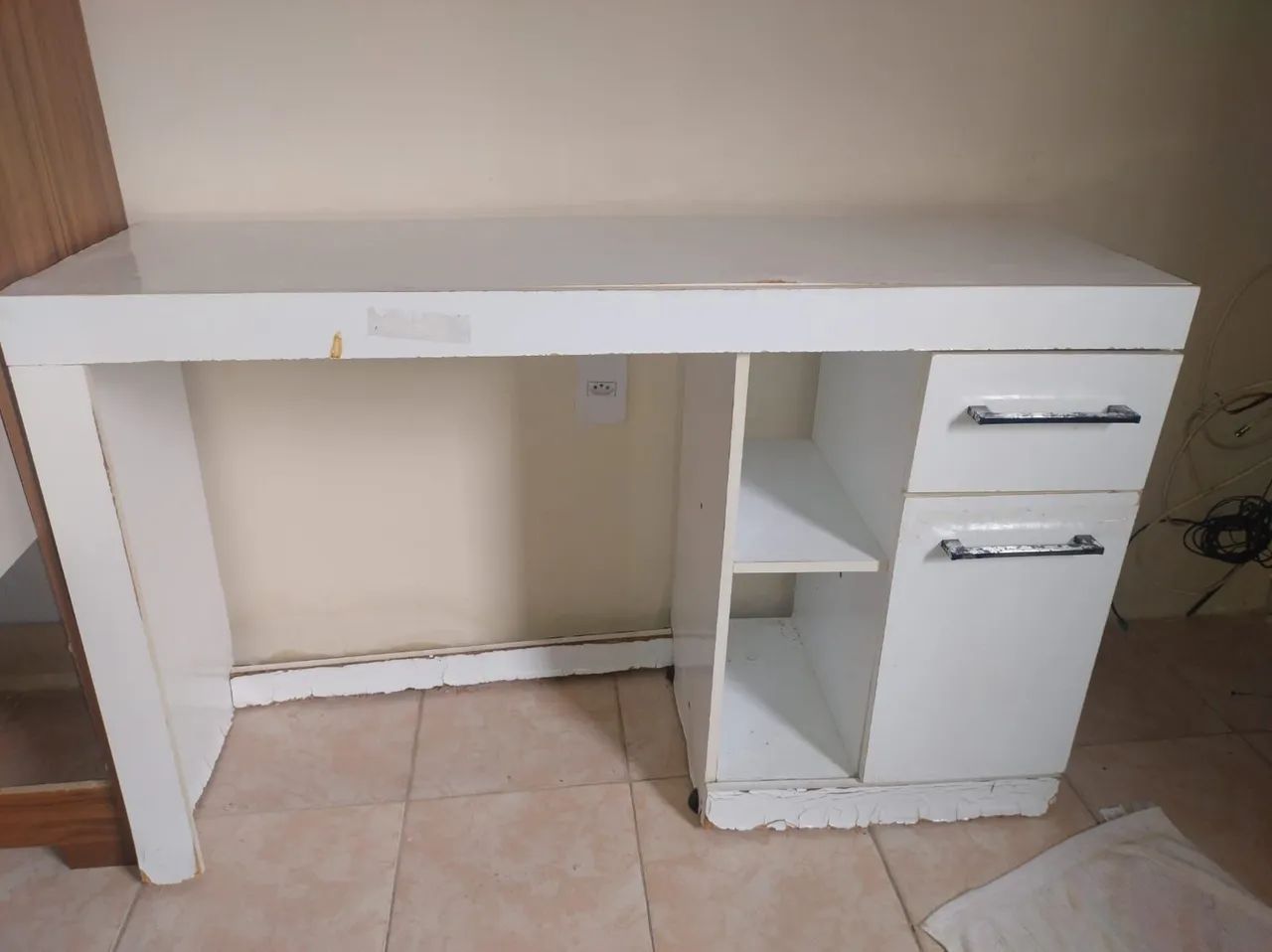 Mesa branca de mdf