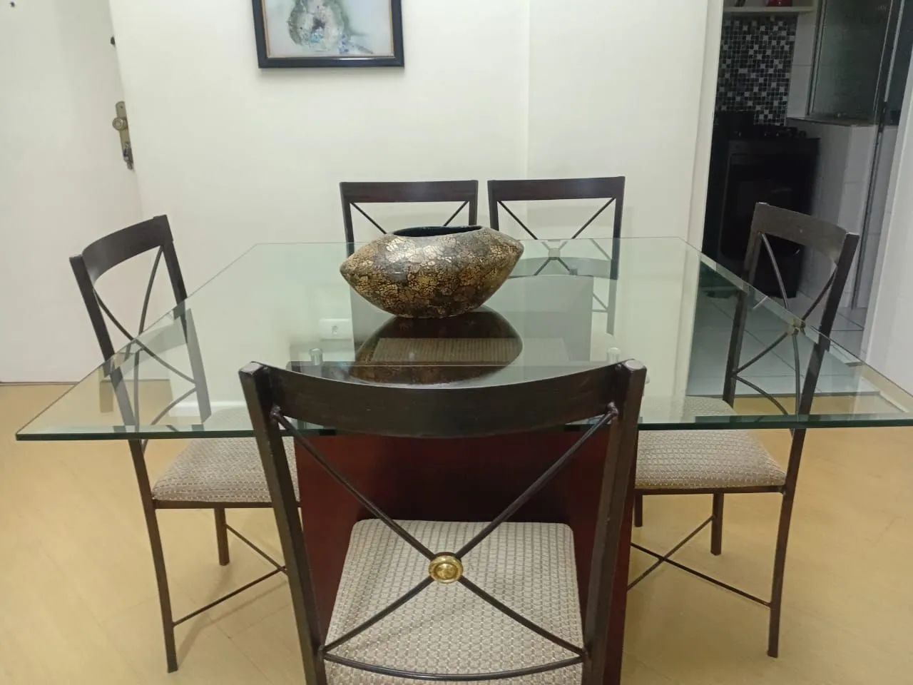 Mesa de vidro com 5 cadeiras