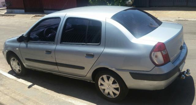 Renalt Clio sedan Vendo ou Troco - Foto 3