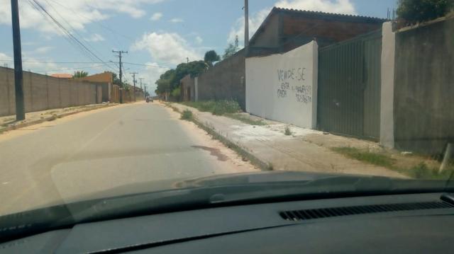 Vende-se esta Casa. Aceito carro de entrada