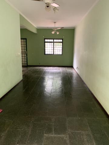 Alugo casa condomínio 3 dorm , suite, lazer,próx shopping, escolas, city 2 mil