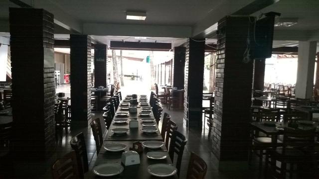 Restaurante no Bueno bem localizado
