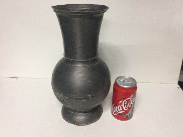 Vaso antigo de estanho