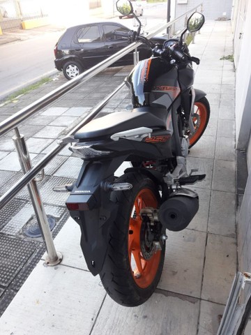 VENDE-SE MOTO HONDA CB TUWISTE 250CC