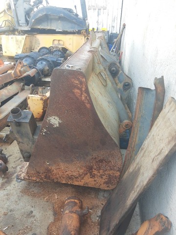 Caçamba frontal ou ?pá? Retroescavadeira Volvo BL60B ou BL70B p/n 11895416 - Foto 4