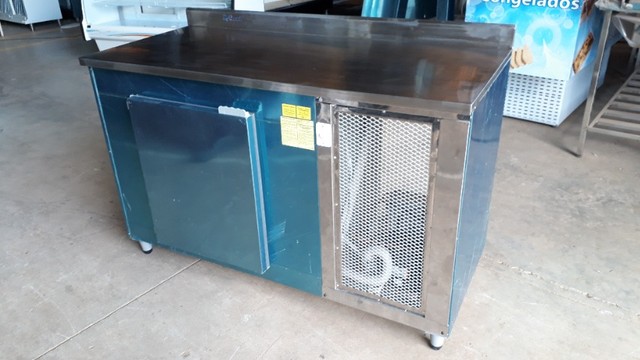 Balcão de encosto inox 1,40m