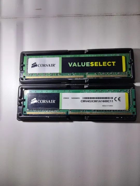 Vendo 2x memórias ram corsair ddr3 de 4gb total de 8gb ram
