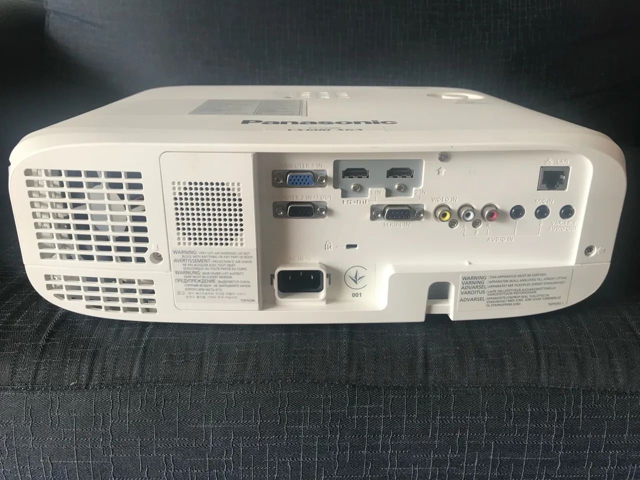 Vendo PROJETOR PANASONIC PTVX 600u 5.500 Lumens - Foto 4