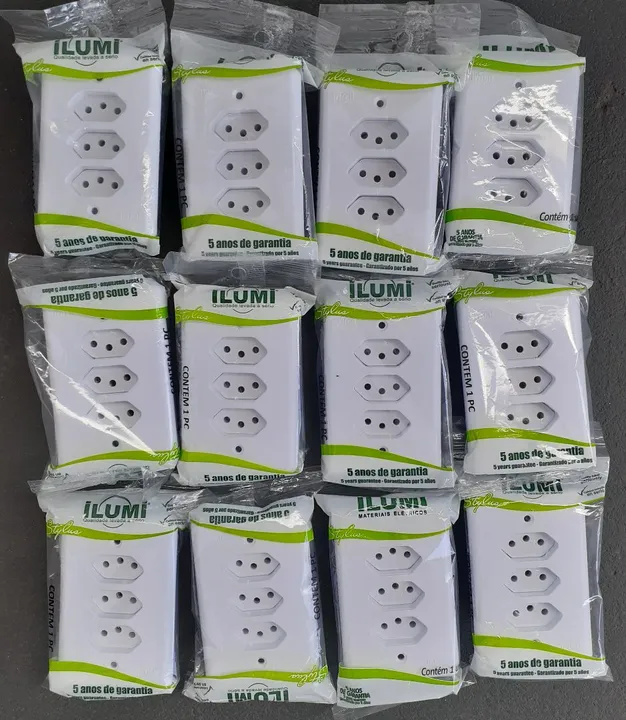 Tomada Tripla ILUMI  (cada)