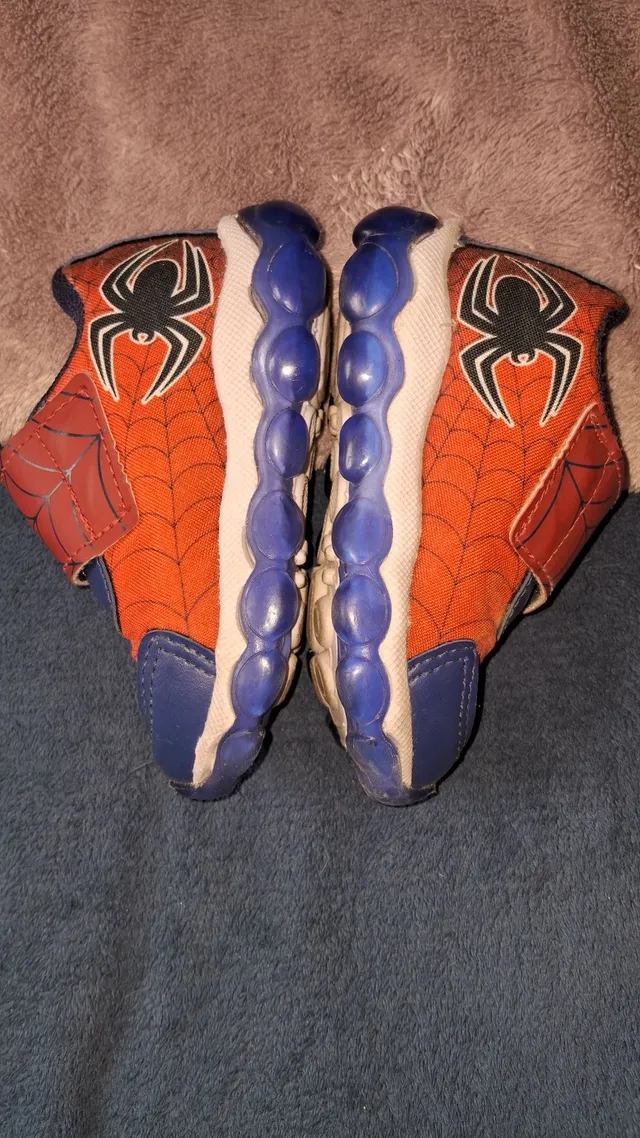 TENIS INF HOMEM ARANHA LIGHTS SHOES TAM 22 DE SANTOS