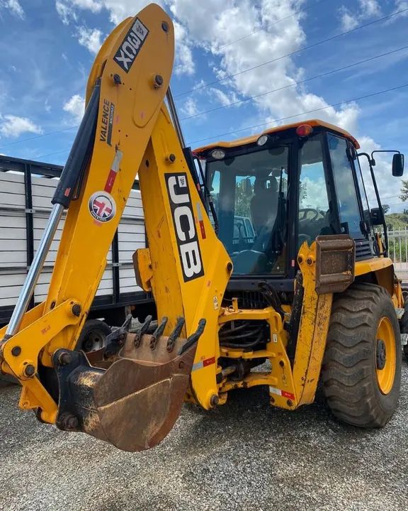 Retroescavadeira JCB  - Foto 5