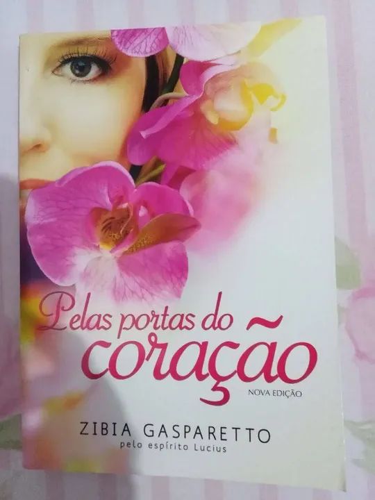 Livro Pelas portas do coração 