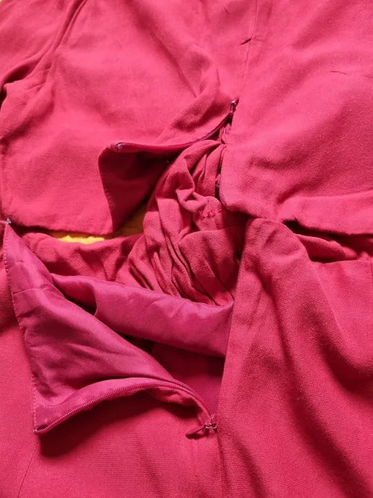 Vestido Le Lis Blanc terracota com Decote V e Detalhe de Nó - Foto 5