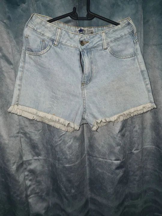 Short Jeans Desfiado tam. 40