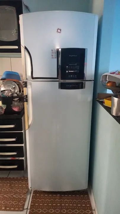 Vendo Geladeira - Ler Anúncio 