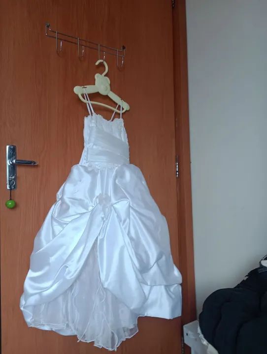 Vestido de festa branco (4 a 6 anos)