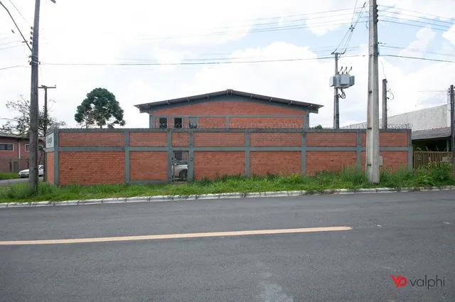 Galpão industrial à venda no CIC com 443,25 m².