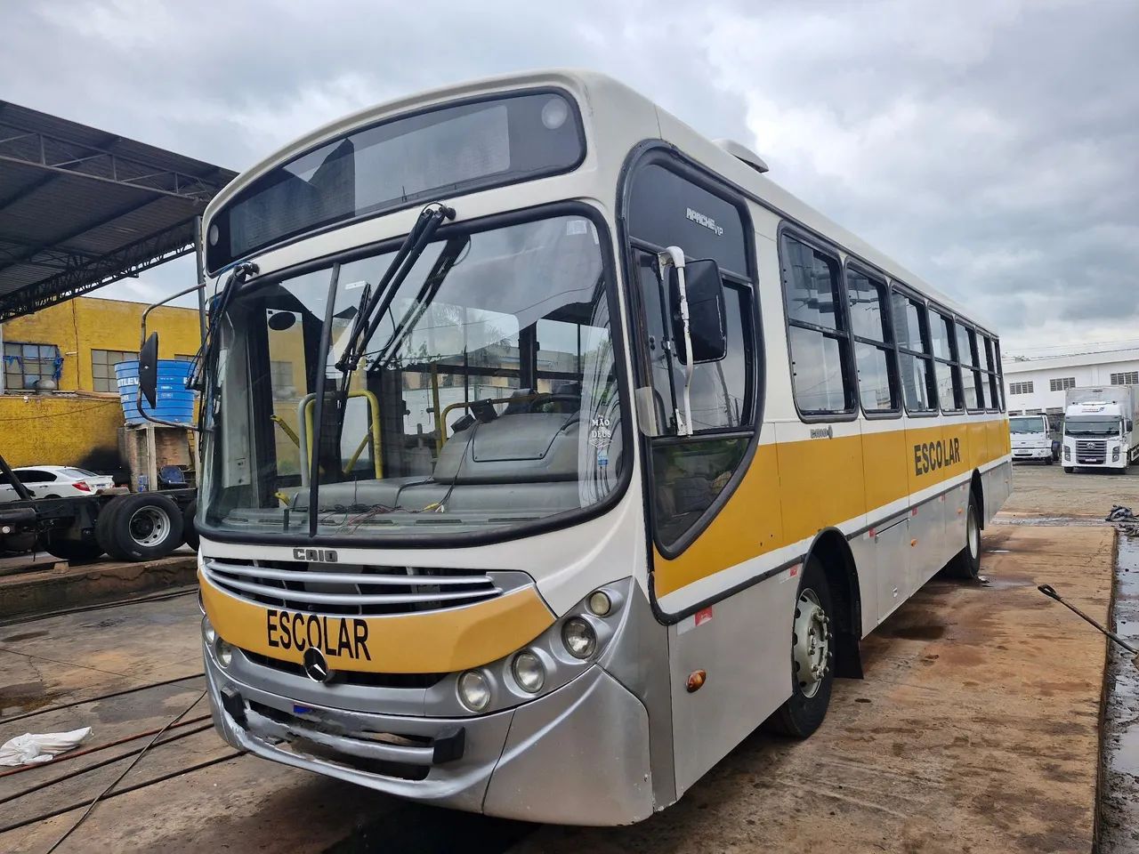 Ônibus Escolar MB 1418 com 46 lugares 2009