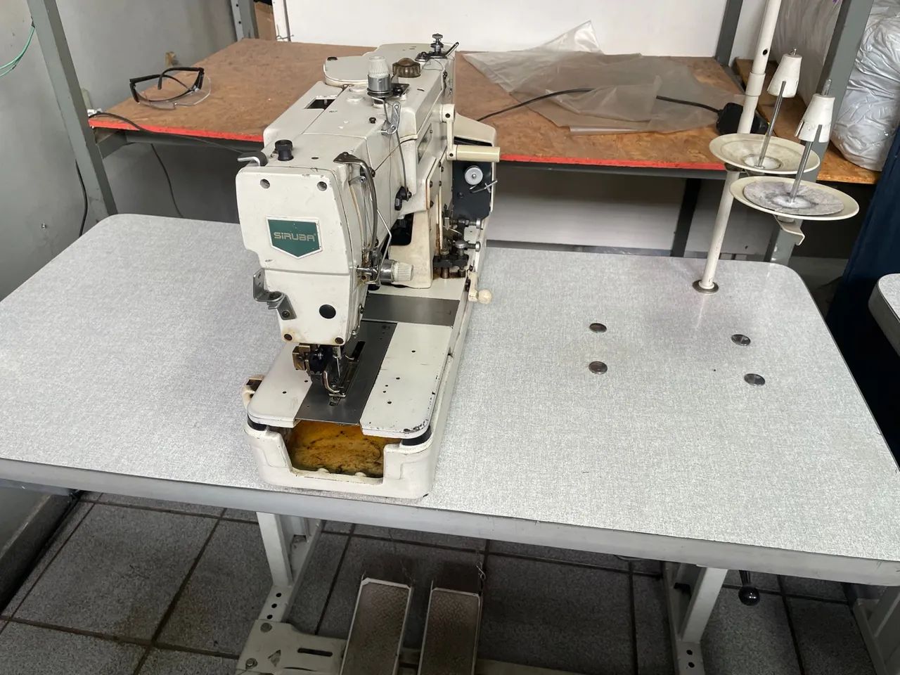 Máquina de Costura Industrial ,1 caseadeira , valor de cada uma. - Foto 2