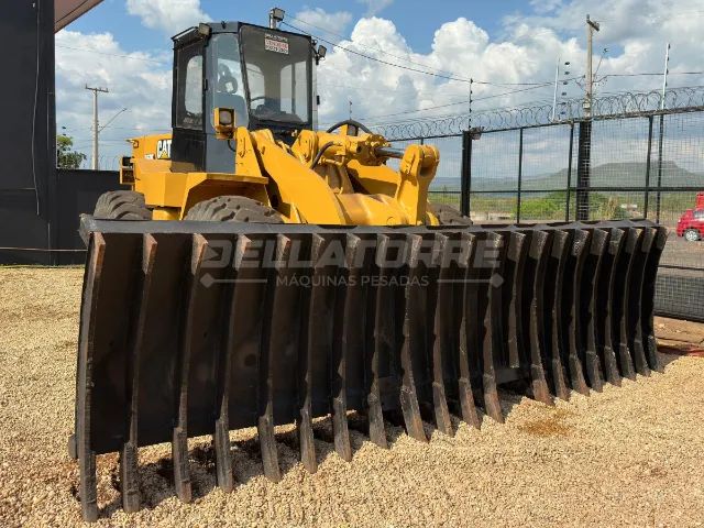 Pá Carregadeira Caterpillar 950F com Garfo Enleirador - Versatilidade e Potência para Suas - Foto 6