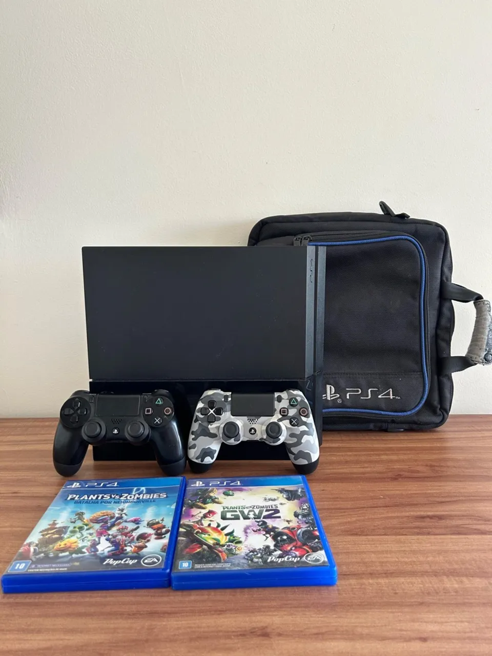 Playstation 4 com 2 Controles e Jogos