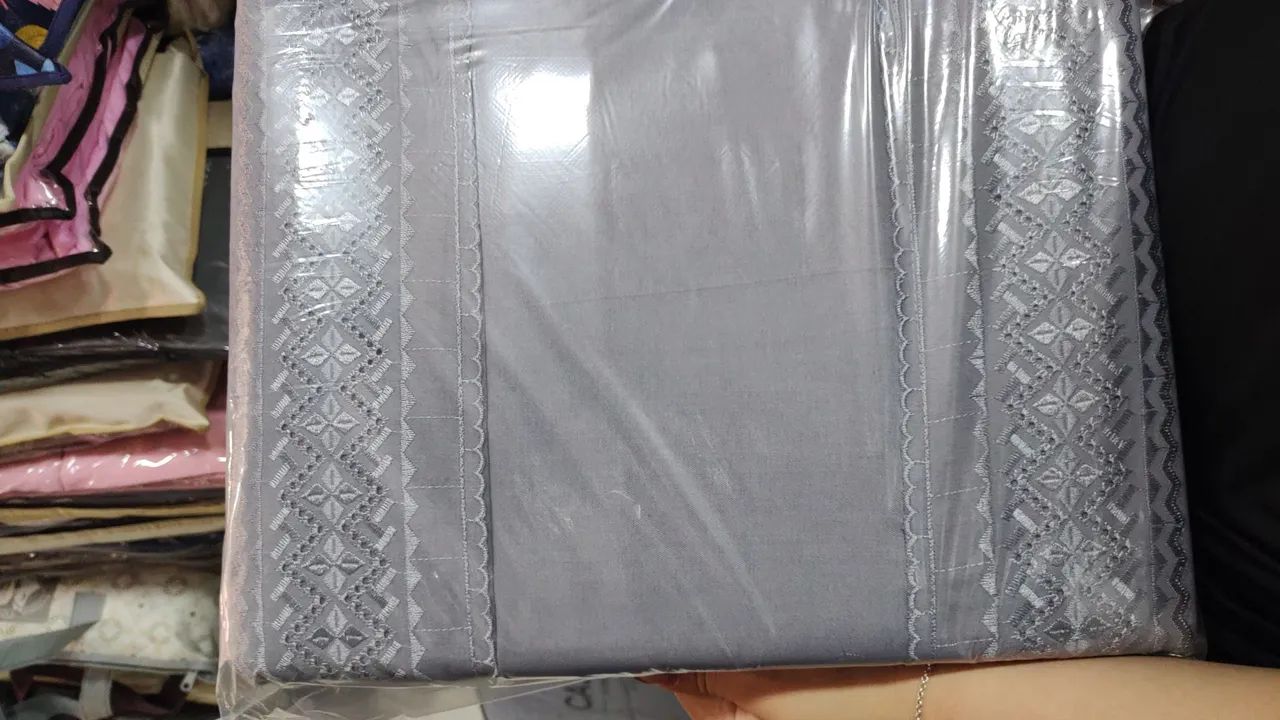 Kit de Lençóis casal Cinza Bordado Elegante - Foto 4