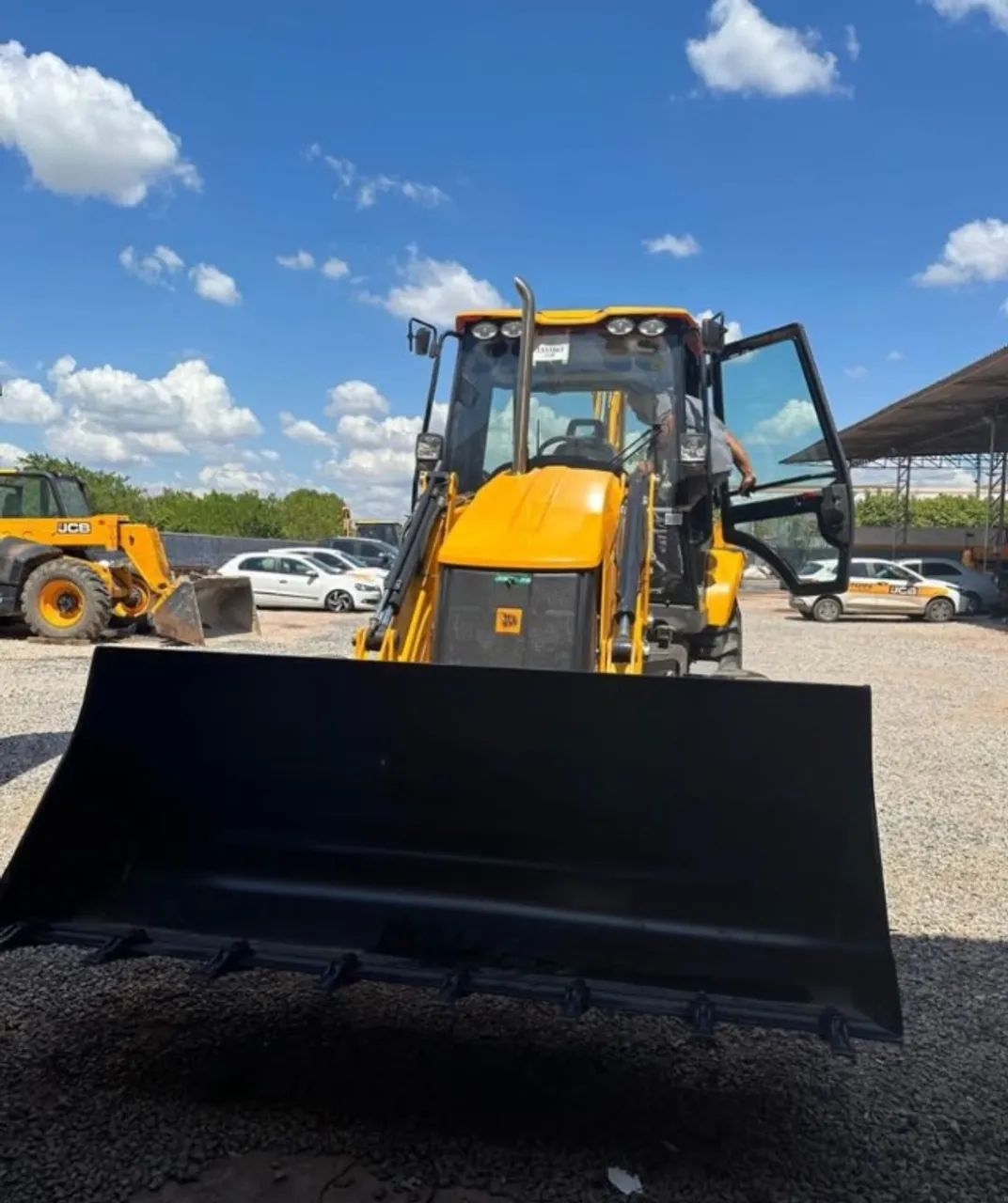 Retroescavadeira  - Foto 3