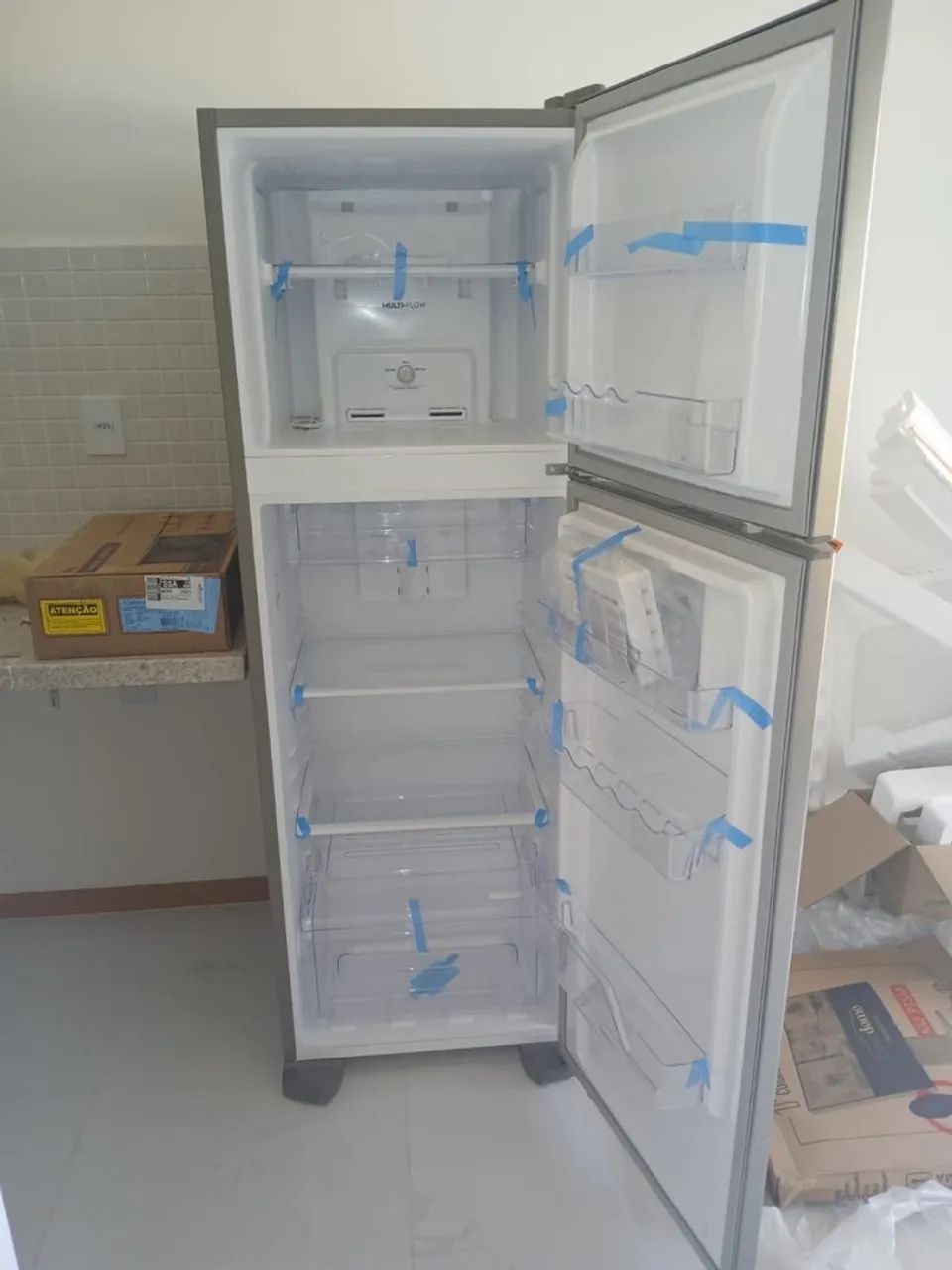 Geladeira Electrolux NOVA sem uso - Foto 3