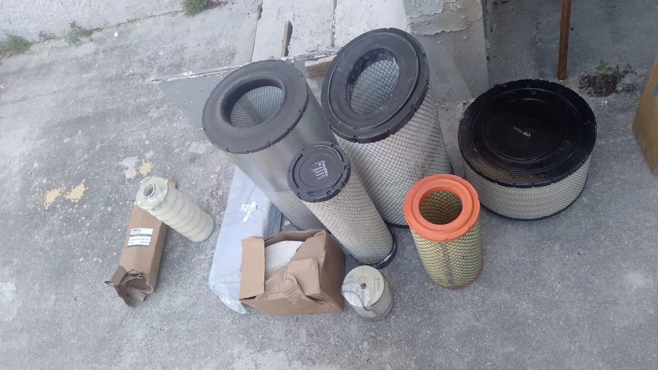 Lote Filtros para tratores e máquinas