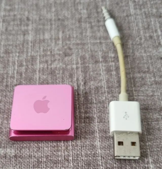 iPod shuffle 2GB 4º geração rosa (modelo MKM92LZ/A) - Fones de