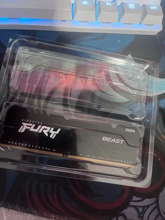 Memória Ram Fury Beast Rgb 32gb Kingston Kf432c16bba/32 (Usado)