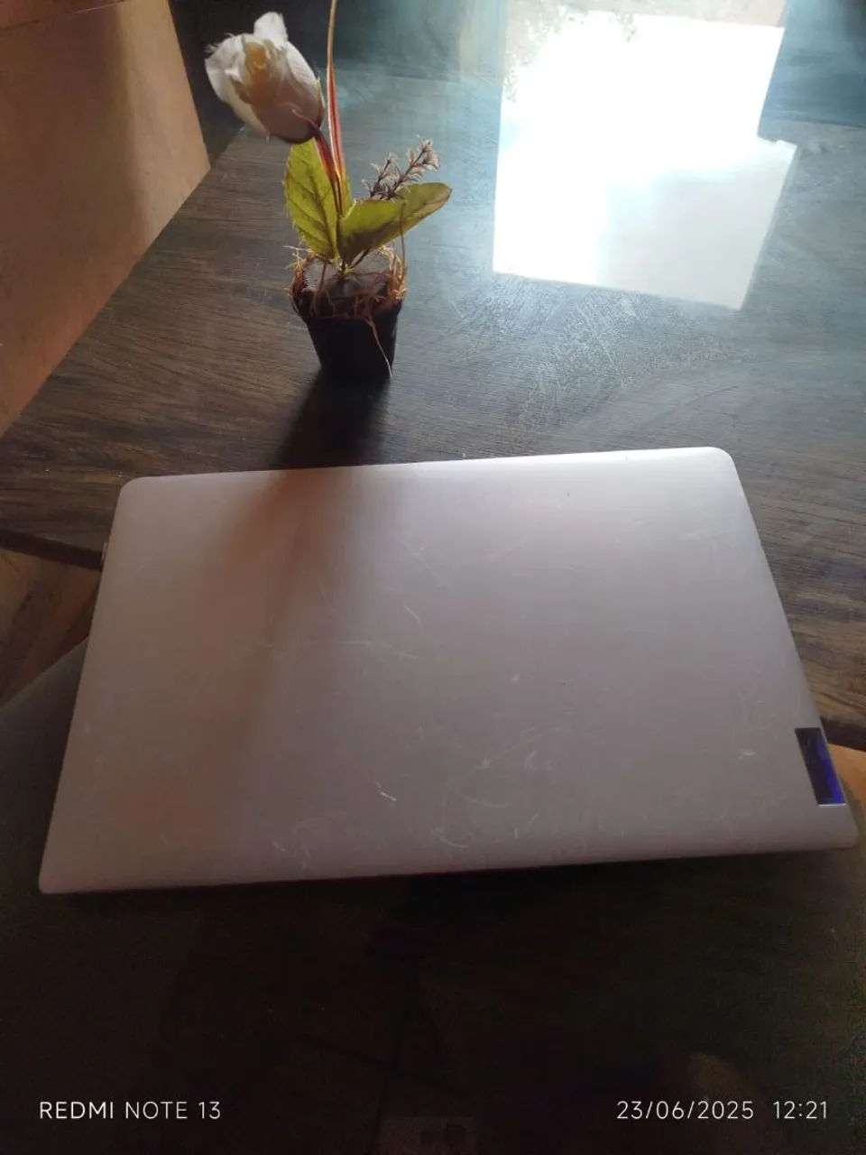 Notebook Ultrabook - Design Elegante e Desempenho Leve