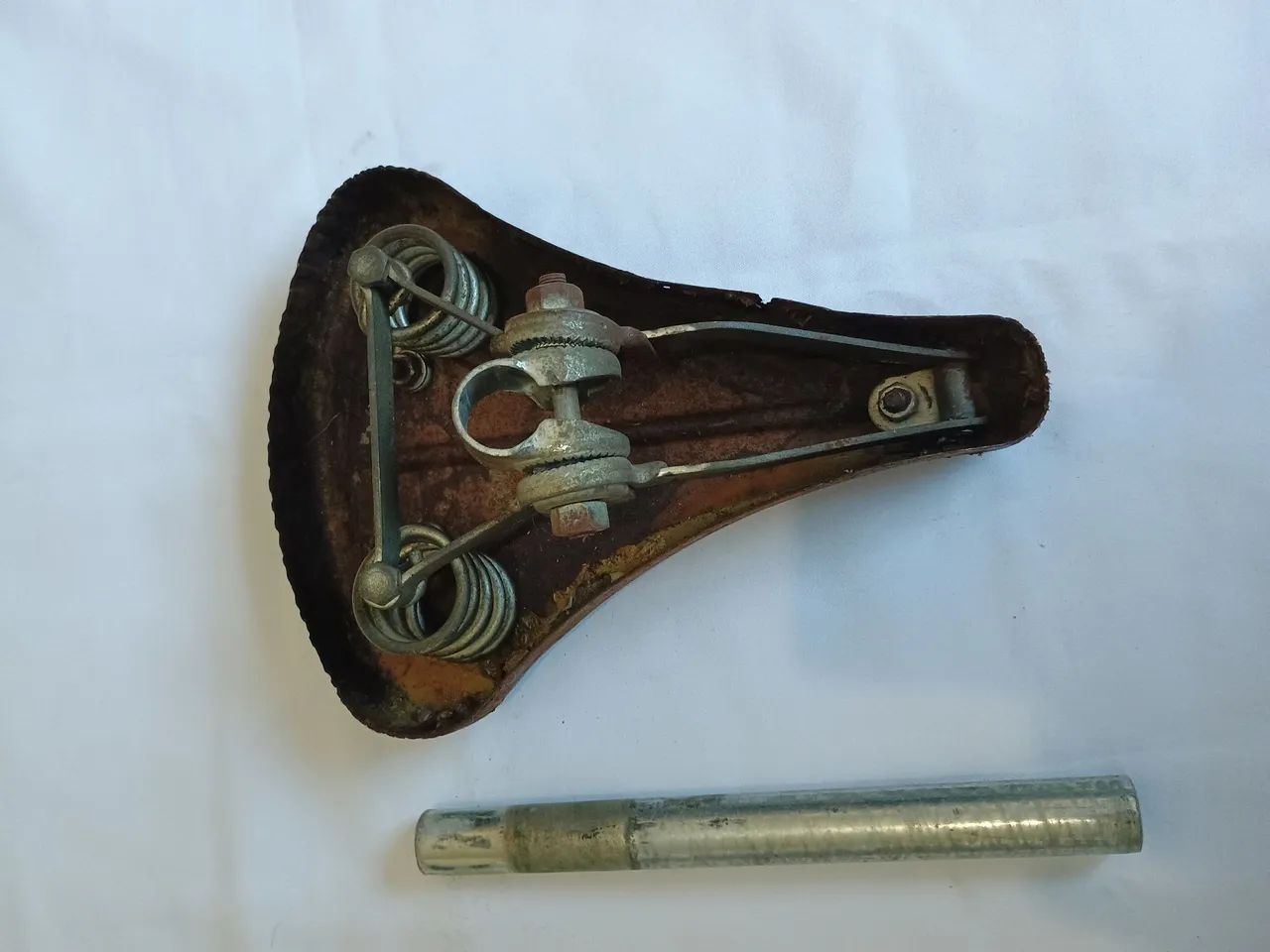 Selim Antigo para Bicicleta para restauro  - Foto 4