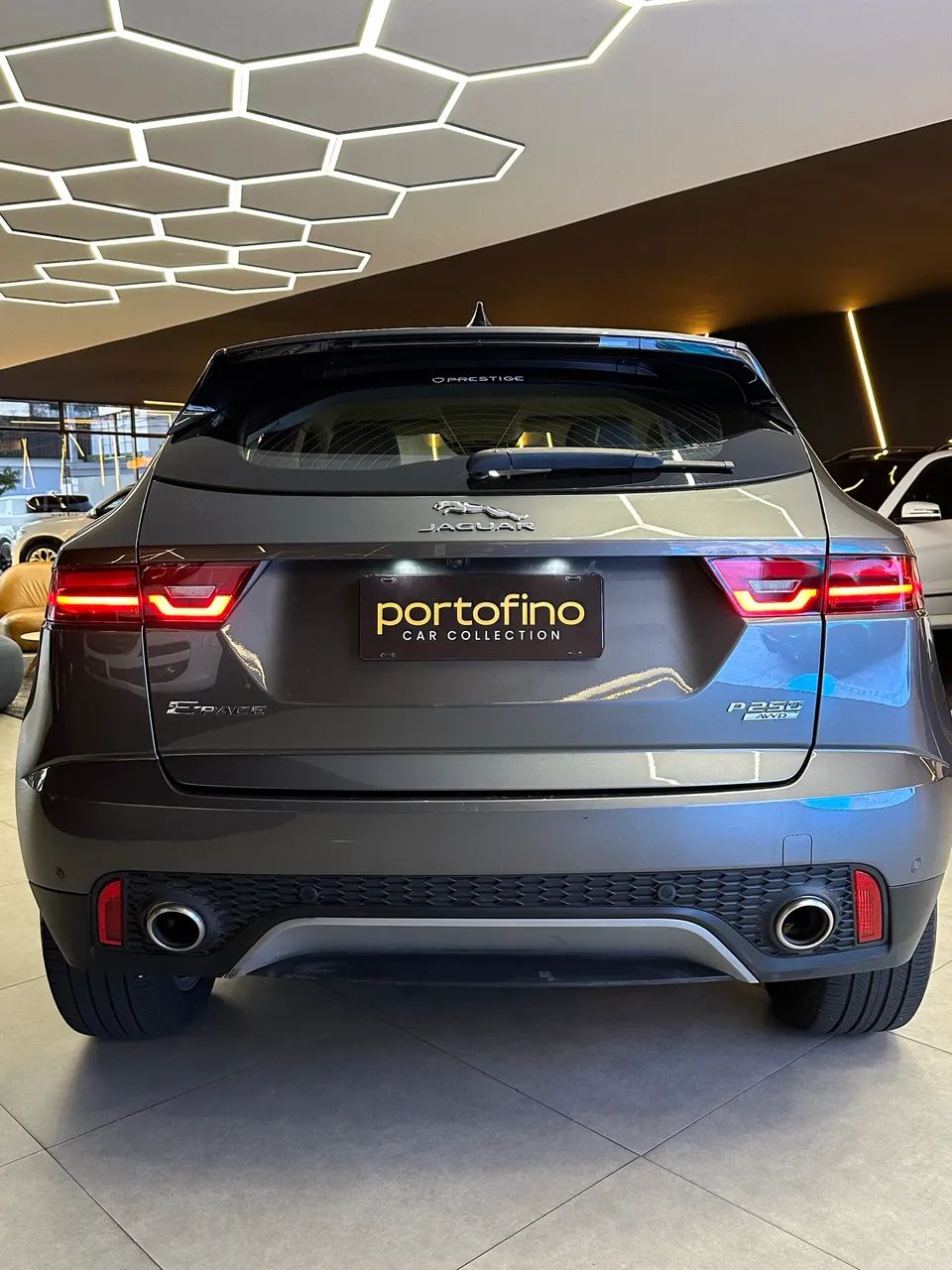 Jaguar E-Pace R-dynamic S 2.0 AWD 249cv Aut. 2020 - Foto 3