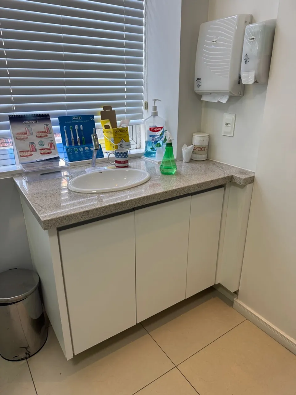 Bancada para consultório odontológico