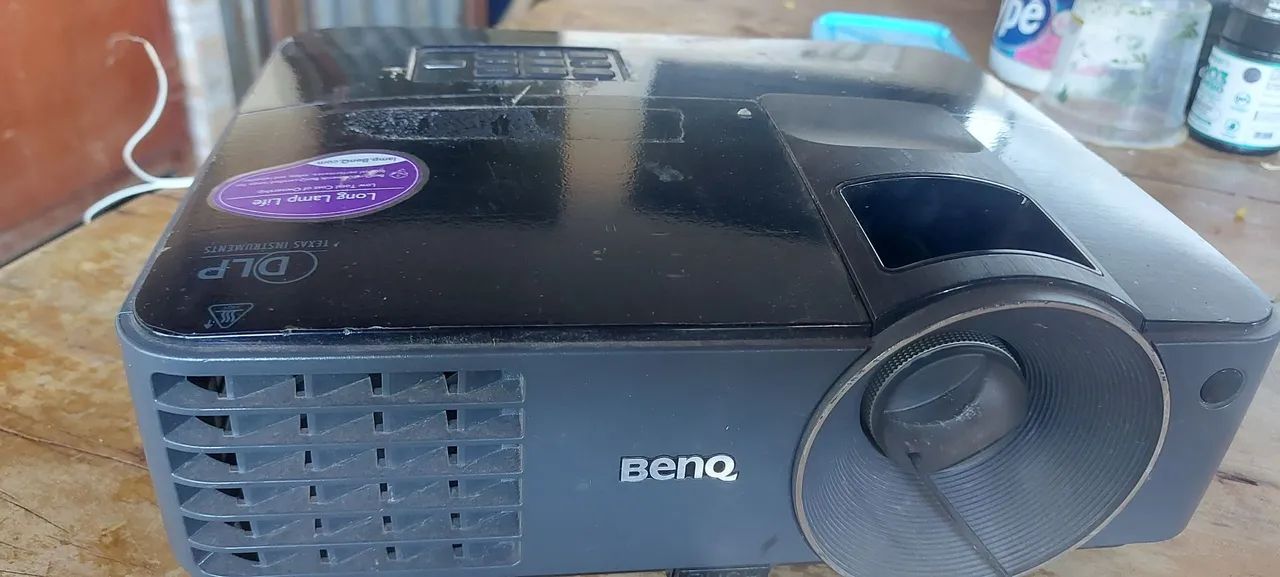Defective projector does not turn on BenQ model MS50264573481106817123