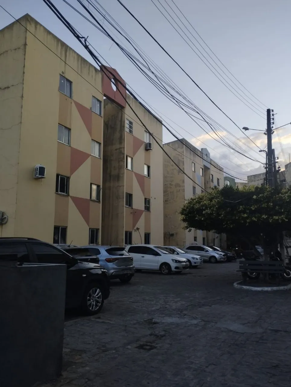 ALUGO PRÓXIMO A PRAIA E CENTRO