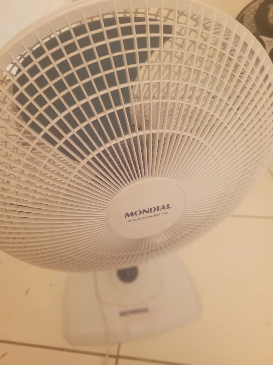 Ventilador de mesa Mondial Maxi Power 40