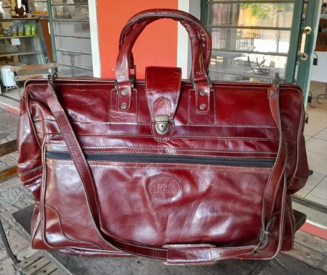 Doctor Bag italiana de viagem, em couro natural, da marca D&A.
