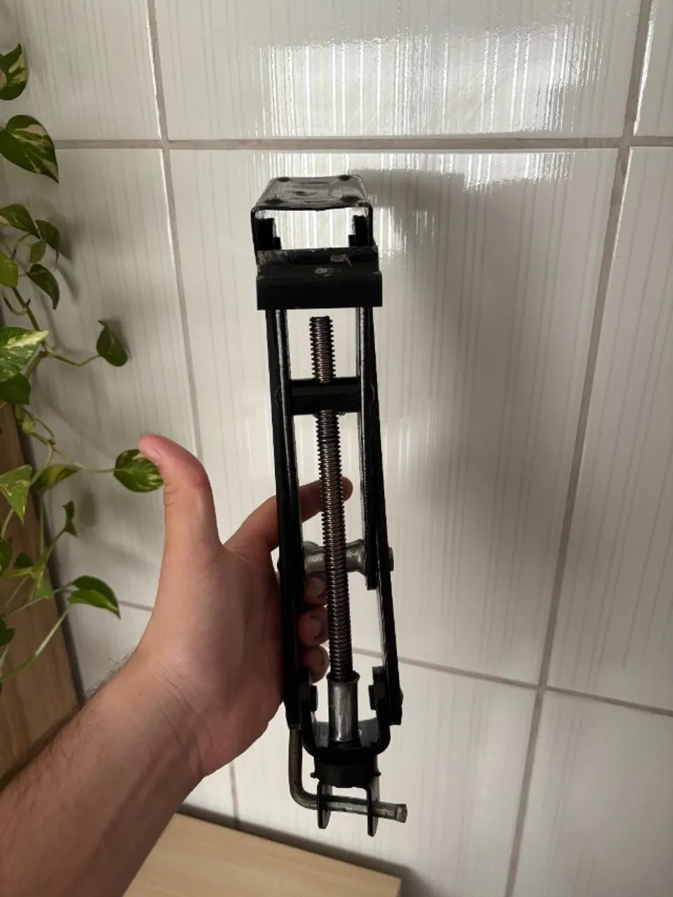 Autovex Universal Knee-Type Jack with 600 kg Capacity64750670245891121