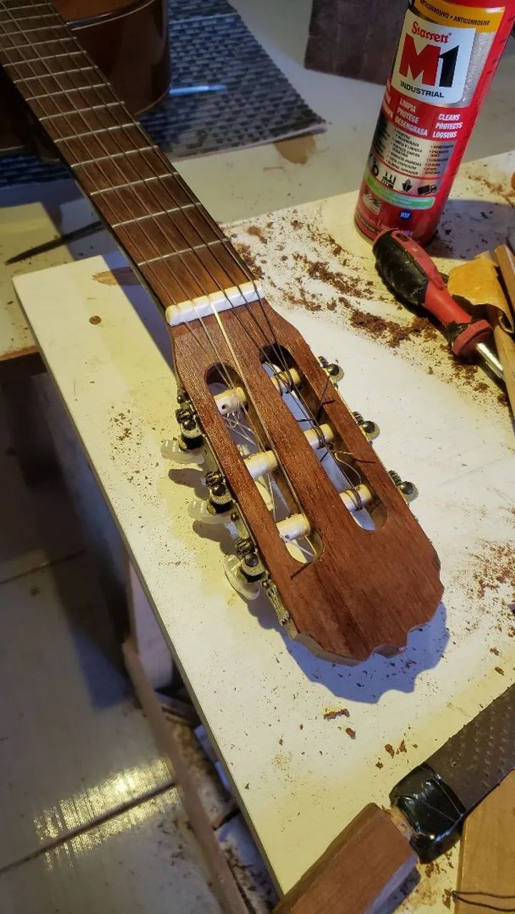 Luthier