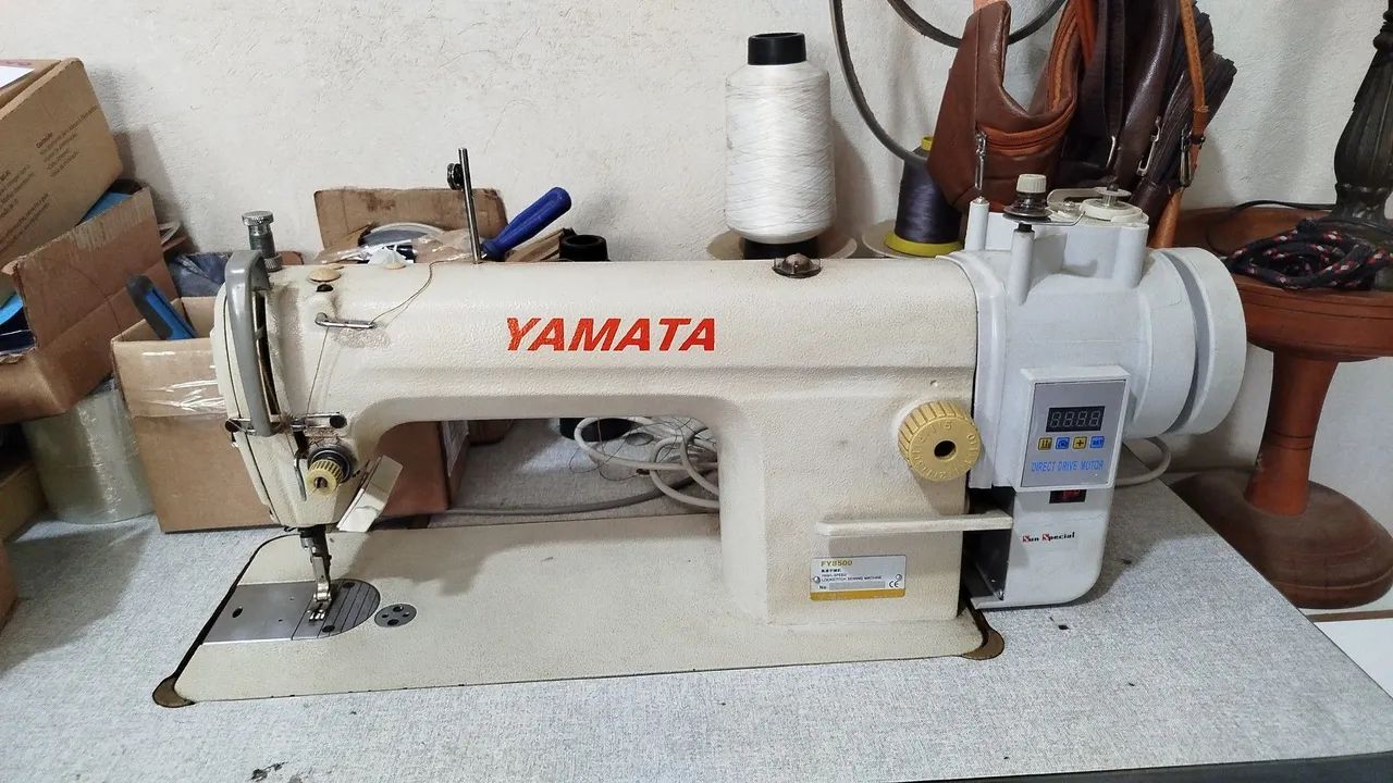 Máquina de Costura Industrial Yamata FY8500