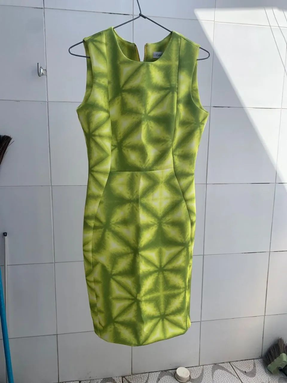 Vestido Calvin Klein Verde com Estampa Geométrica