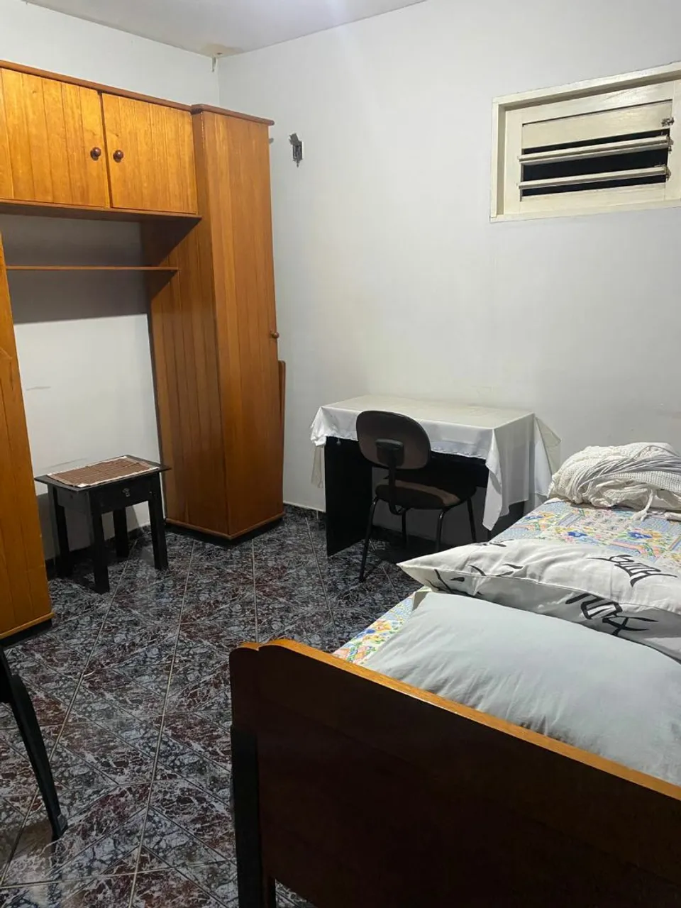 Aluguel de quartos mobiliado em residencial familiar,para mulheres.