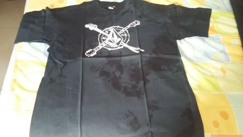 Camiseta Volcon guitarra